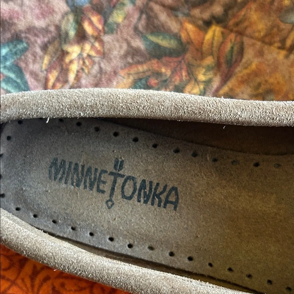 Minnetonka Kids Tan Suede Fringe Moccasins with Bow